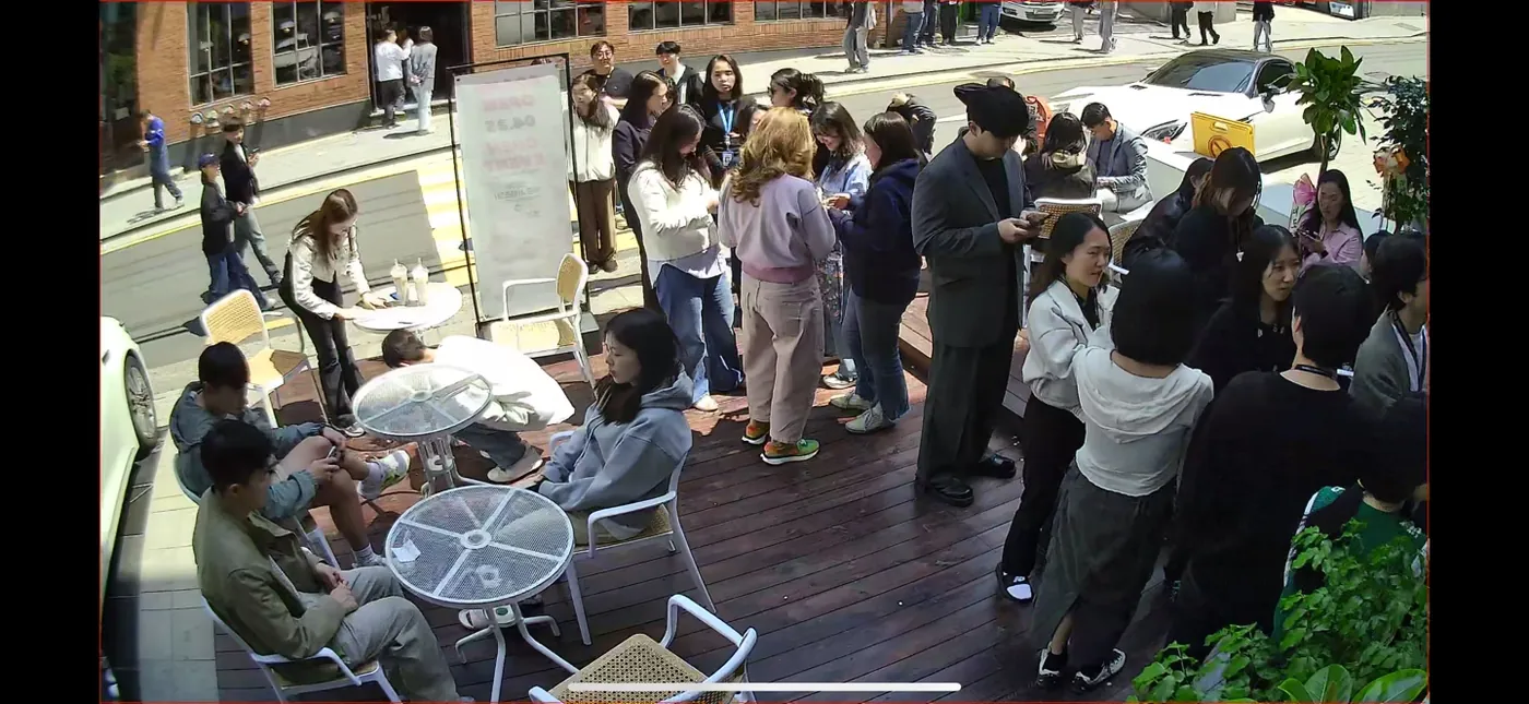 매장 앞까지 이어진 대기 줄